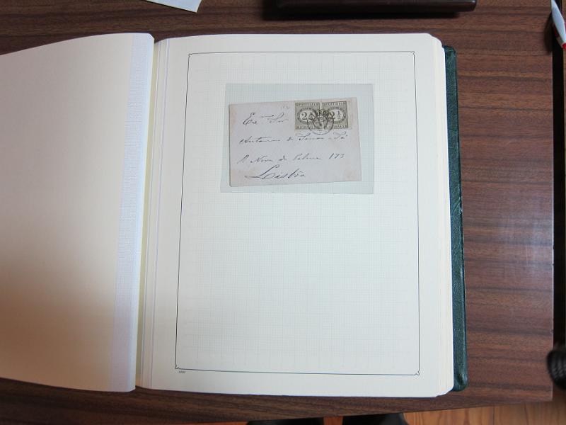 0018 (65).JPG -     Lote:    18      Marcofilia      Lotes Especiais       Descrição:         Portugal &mdash; Colecção especializada em dois álbuns com estudo especializado das marcas de duplo círculo e circulares de Lisboa, com selos de diversas emissões e cartas. Lote a ver.        Lote       Valor Base:     &euro; 1.000,00     Valor Venda:     Retirado     